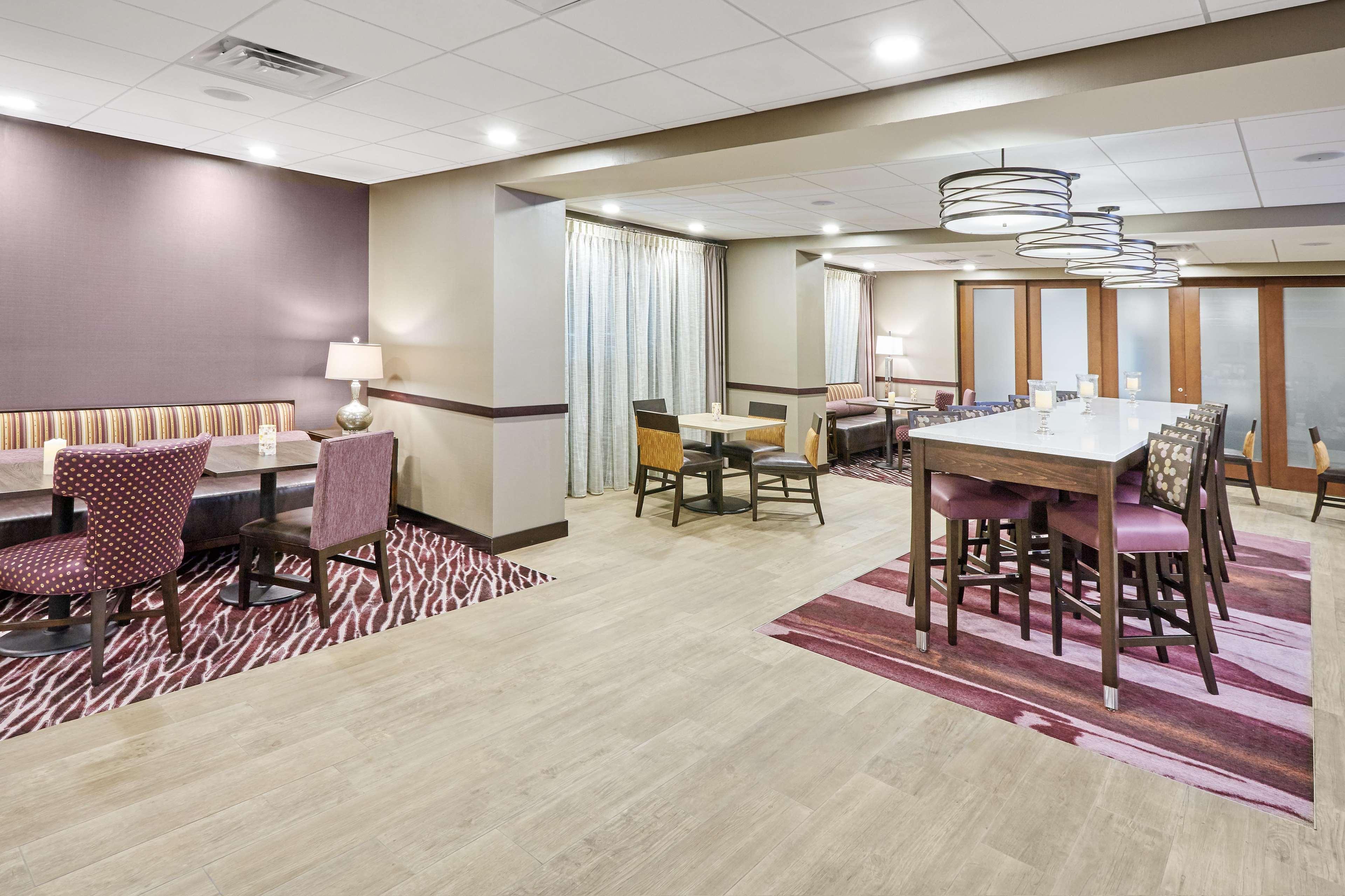 Hampton Inn Фон-дю-Лак Экстерьер фото